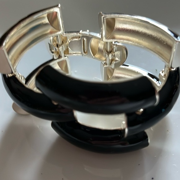 🐳Chunky Black Cuff Bracelet - Picture 8 of 10
